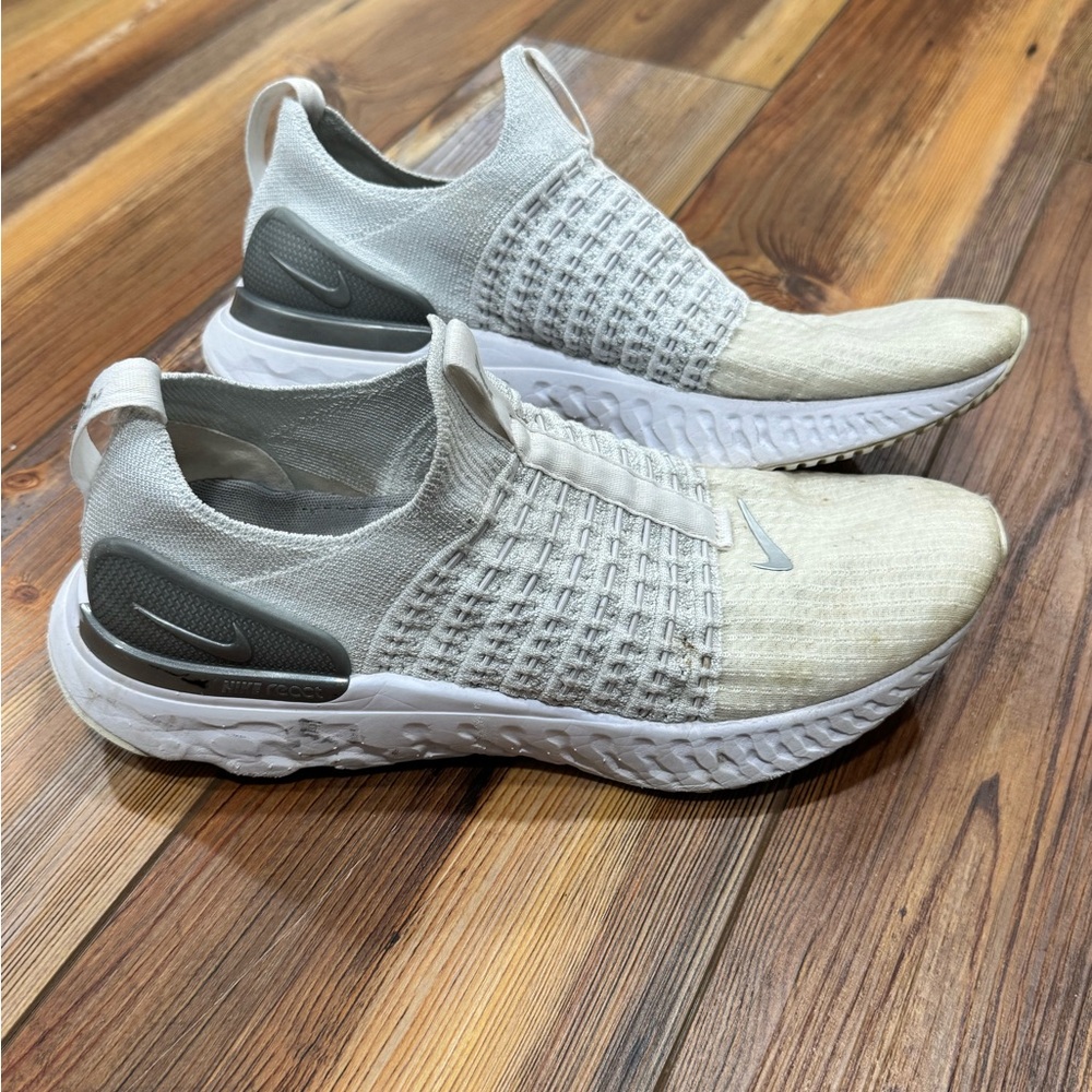 Nike Women's Cream and Gray Athletic Shoes